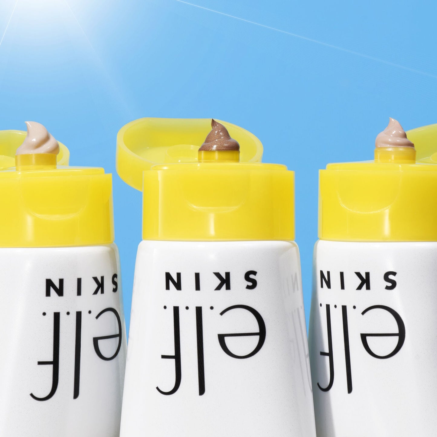 suntouchable-whoa-glow-spf-30-t1 042423_WhoaGlow_Macro_Main-2_IGF_b003ce36-775b-47d0-9dab-e2cd4030ba37.jpg