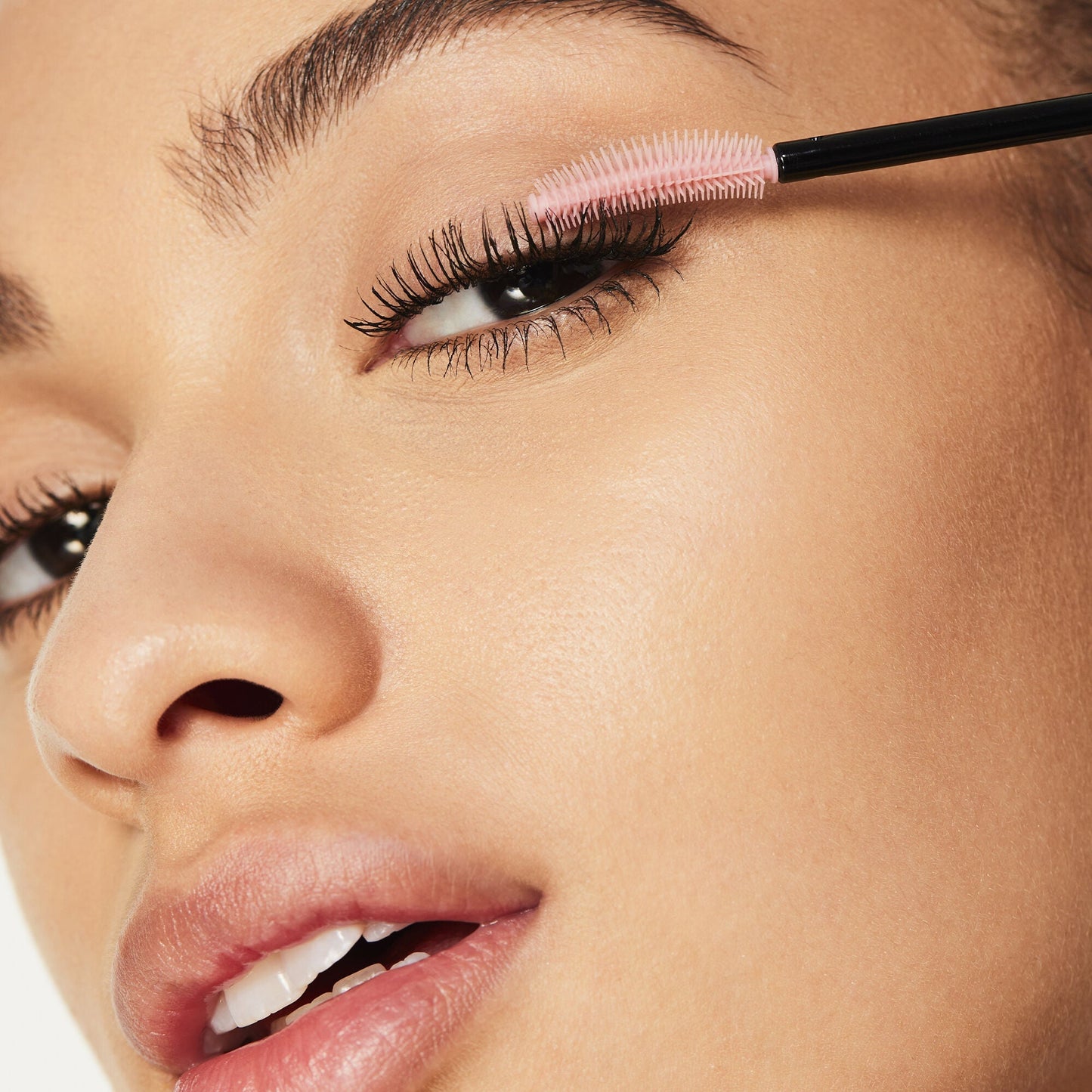 lash-n-roll-mascara-w1 052322_Adriana_LashRoll-After-Black_069_IGF_V2.jpg