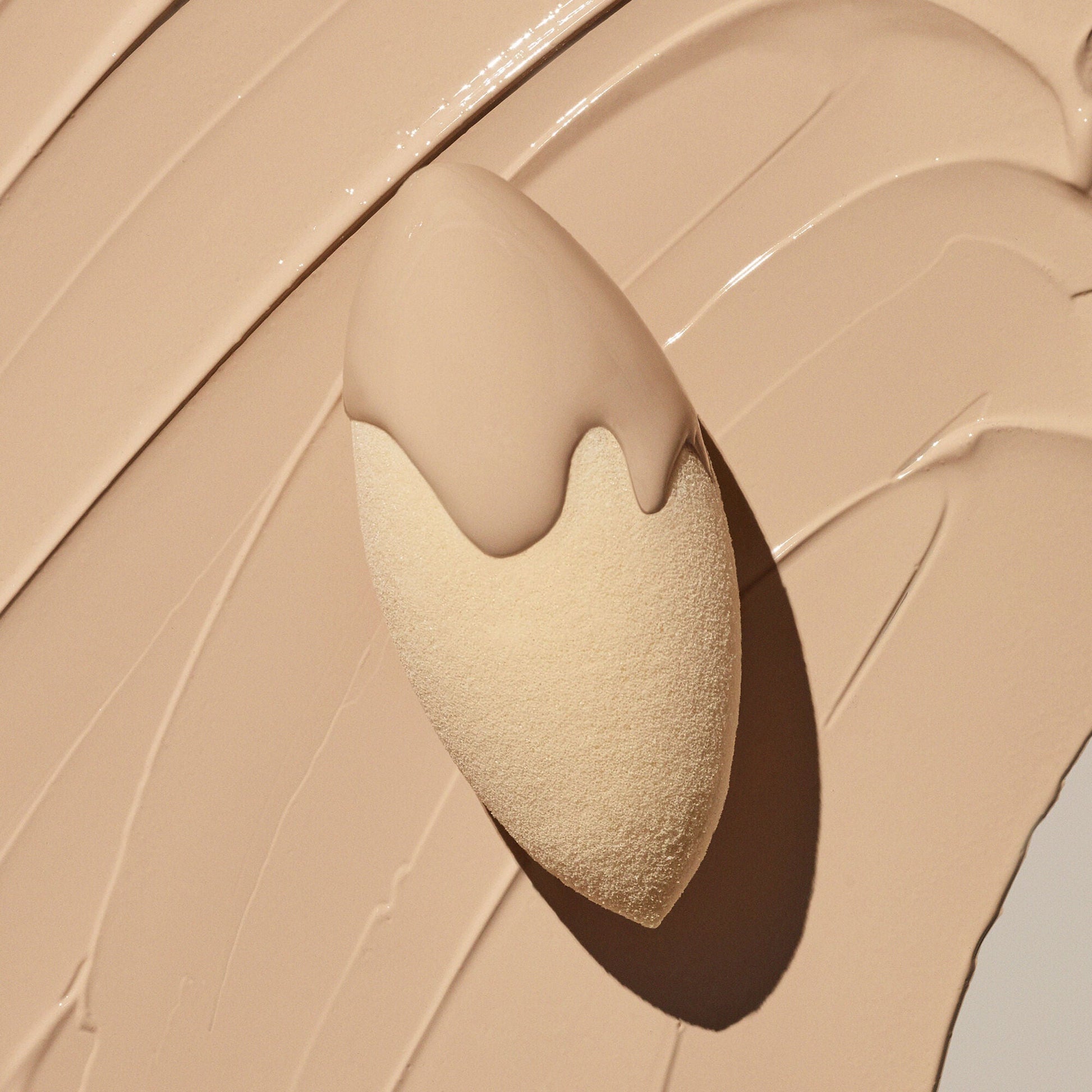camo-concealer-sponge-s2 07312020_CamoSponge_009_IGF.jpg