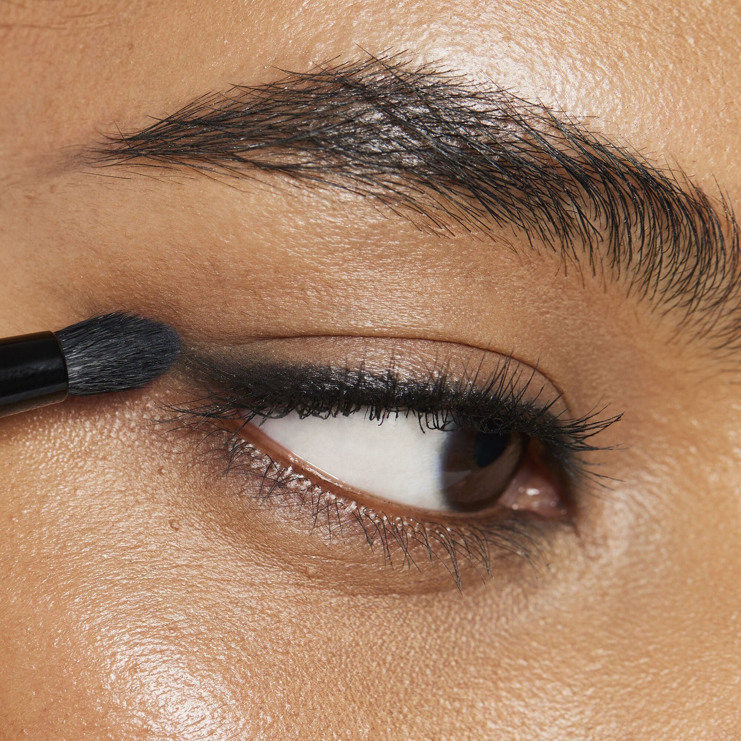 smudge-n-smoke-eyeliner-brush-m1 100824_elf_Shikin_Kohl_App_017_RGB_IGF.jpg