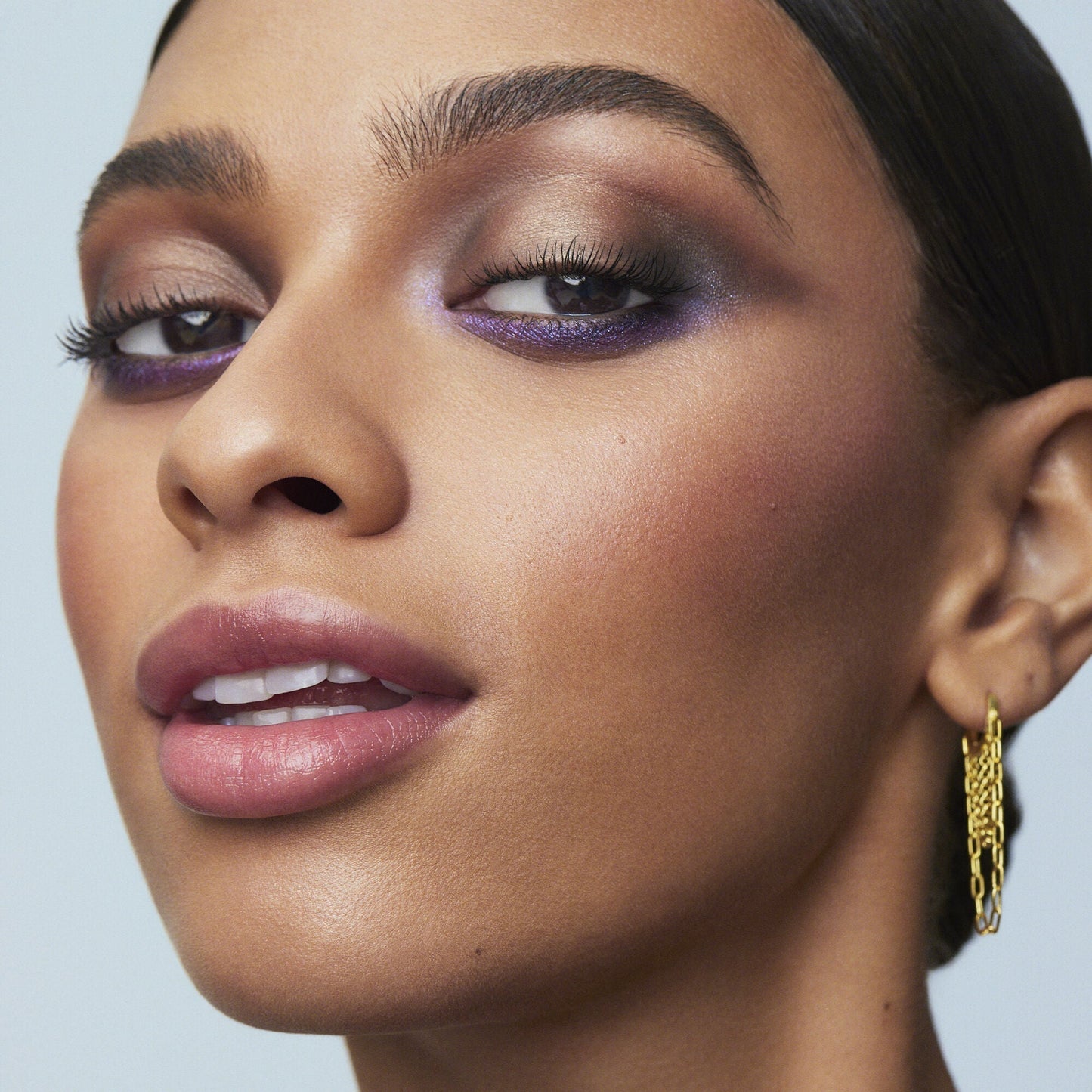 perfect-10-eyeshadow-palette-v2 110722_Adriana_10pcEyeshadow_2060_IGF.jpg
