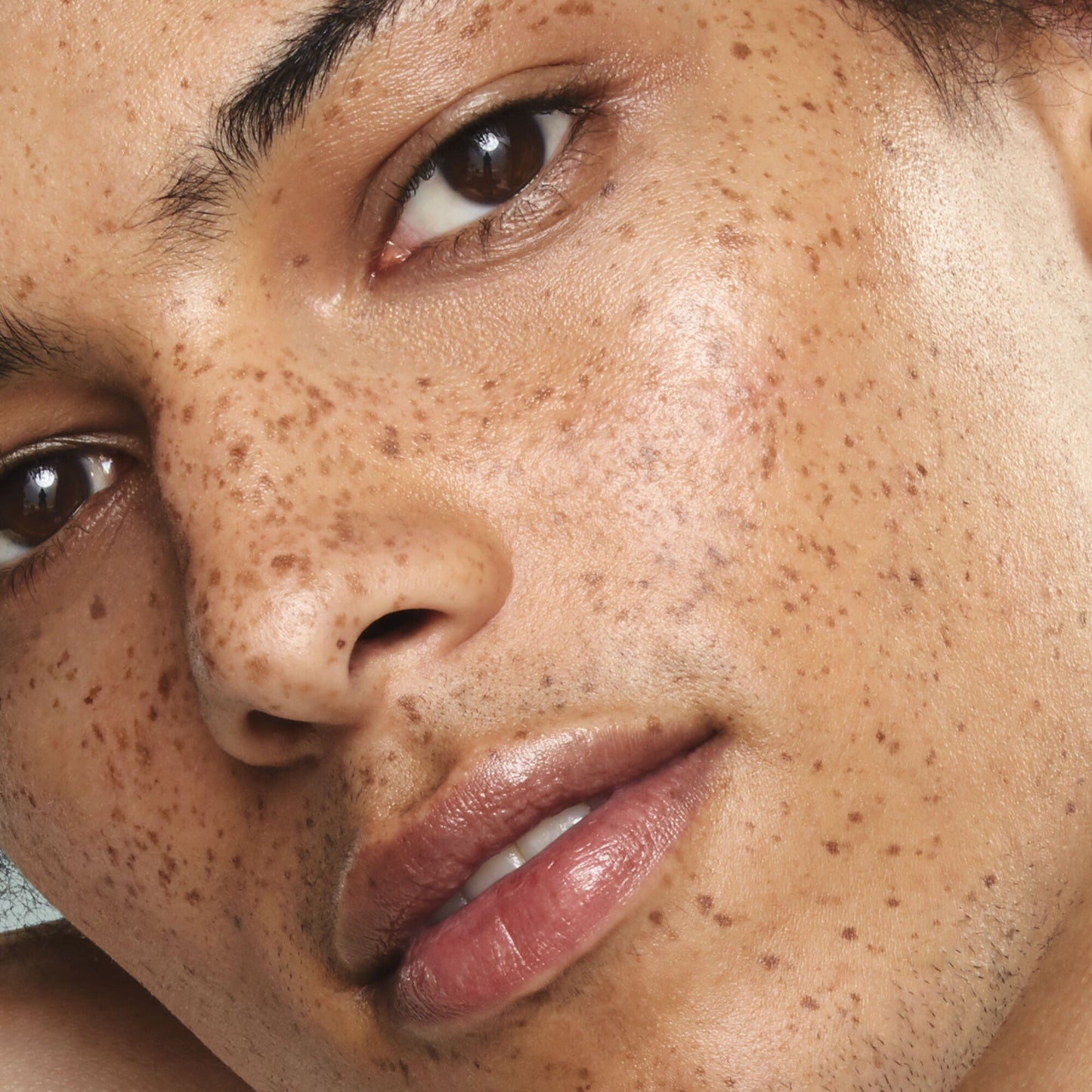 holy-hydration-face-cream-spf-30-s7 11112019_012021_Danny_HHydrationApp_044_IGF.jpg