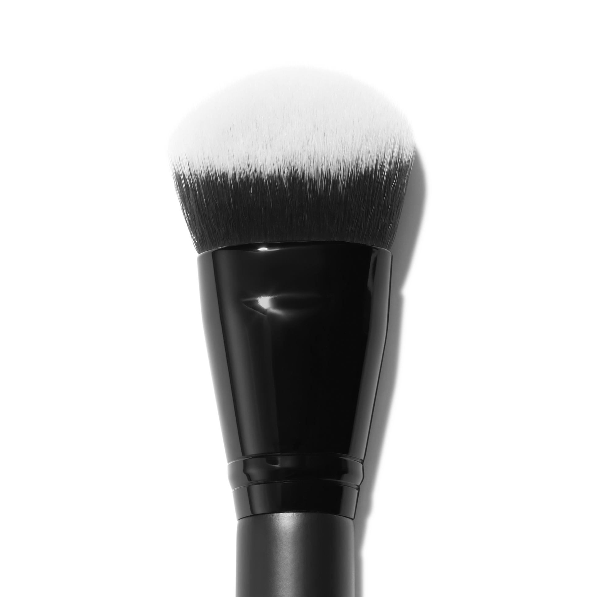 smooth-swipe-foundation-brush-a6 81456_Detail_R.png