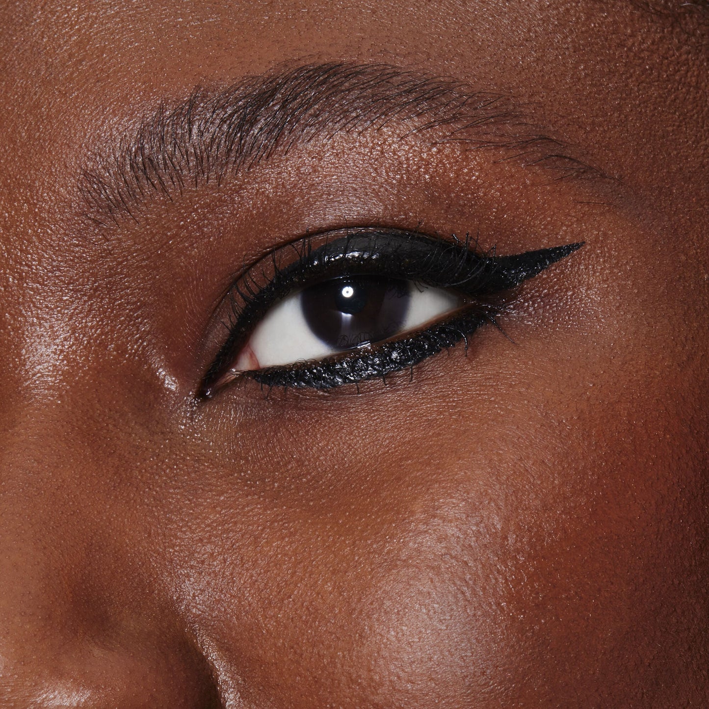 h2o-proof-inkwell-eyeliner-k5 82969_DJ_H20_PROOF_INKWELL_EYELINER_MACRO.jpg