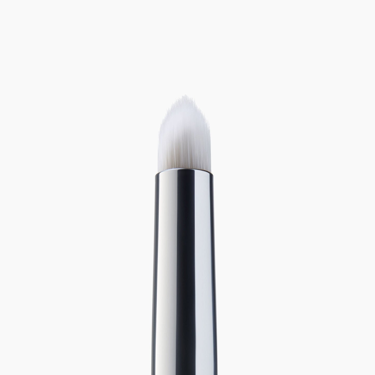 precision-smudge-brush-j3 85311_PrecisionSmudgeBrush_Macro_V2.jpg